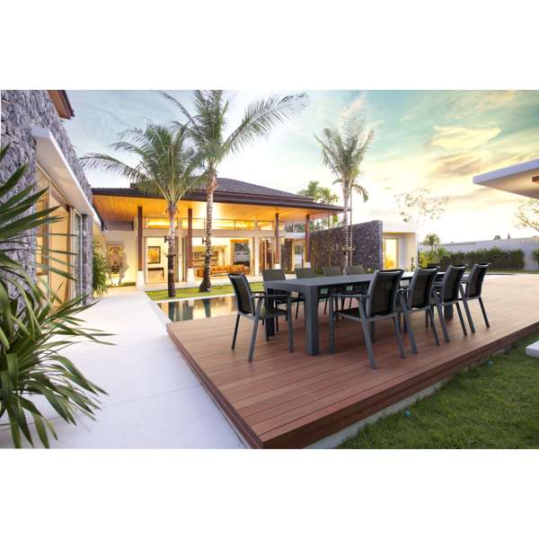Outdoor 11 Piece Setting with Extendable Table