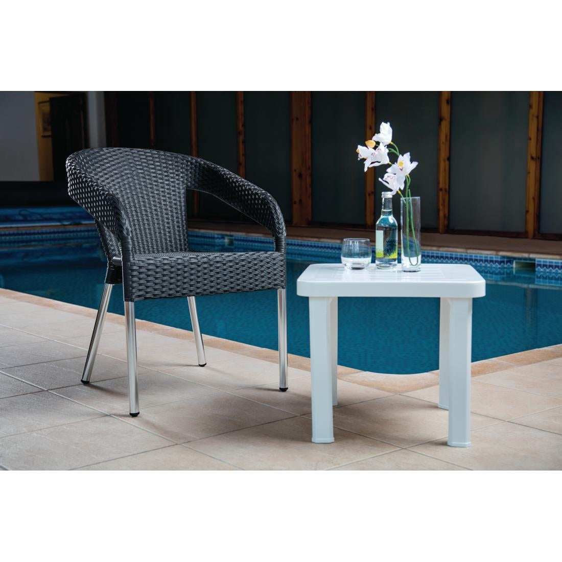 Bolero Wicker Wraparound Bistro Chair (Pack 4)